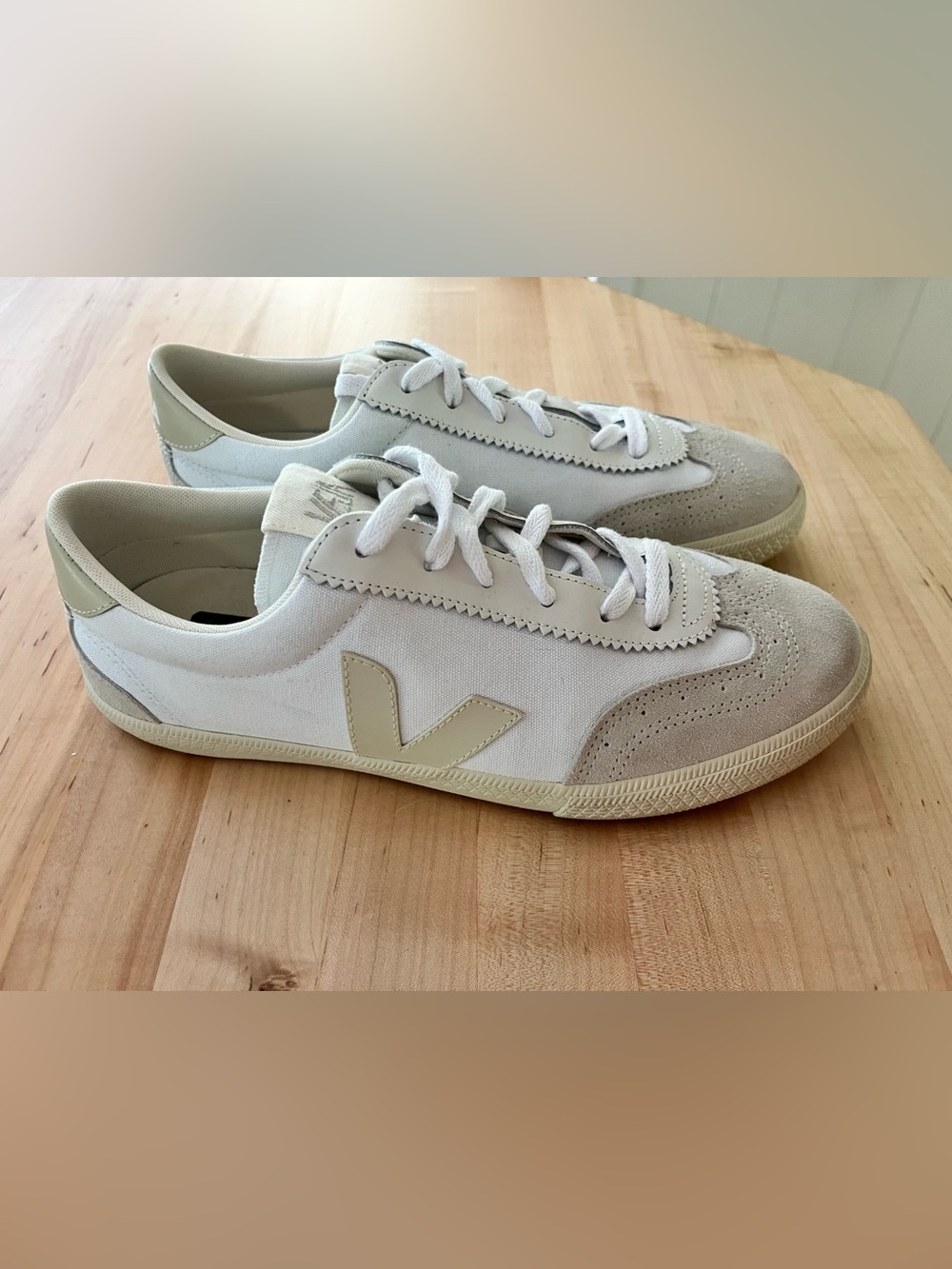 Veja White Volley Leather Low-Top Sneakers, Sz 10 - Picture 5 of 15